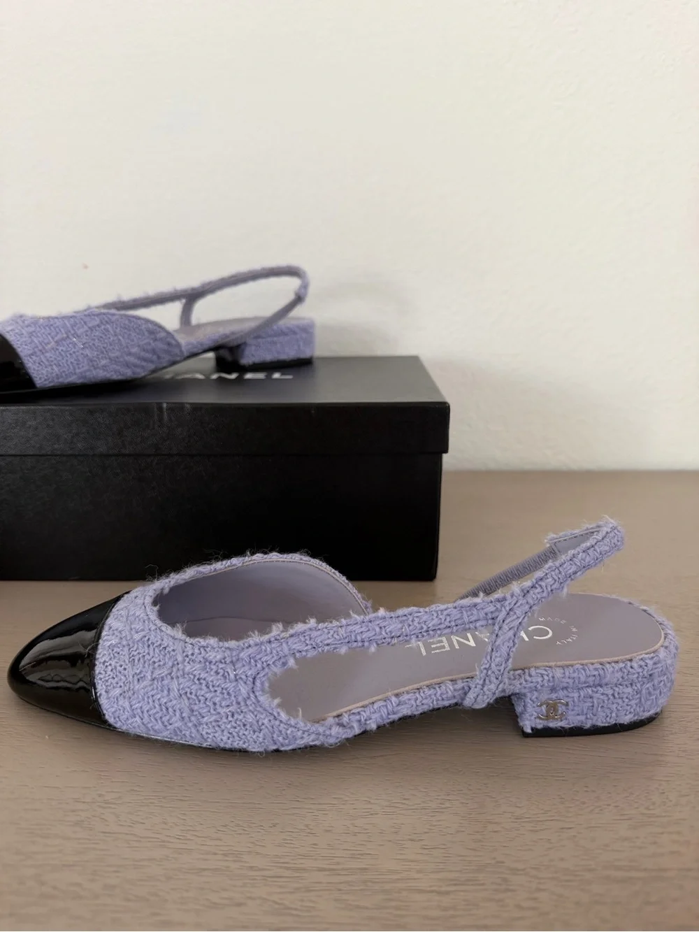 CHANEL Lavender Bouclé Slingback Flats with Black Patent Cap Toe Sz 38 - Picture 2 of 10